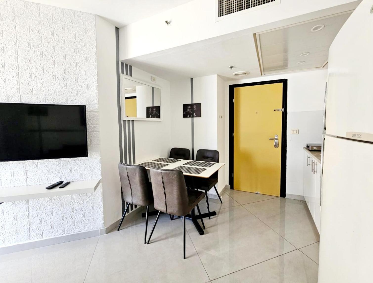 Go To Apartments In Leonardo Бат-Ям Экстерьер фото