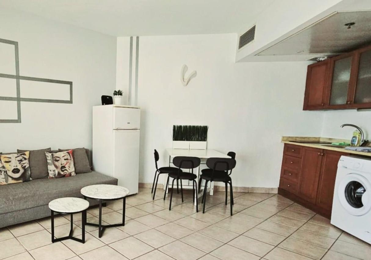 Go To Apartments In Leonardo Бат-Ям Номер фото